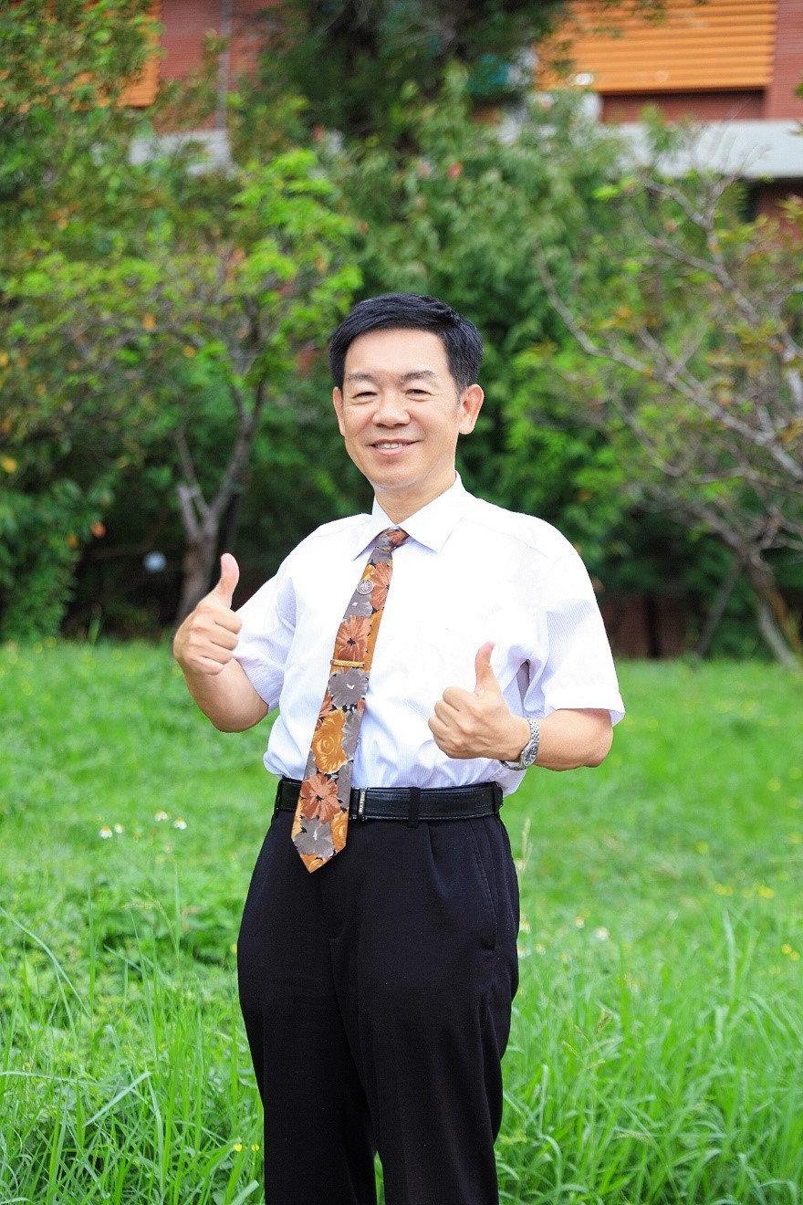 黃居正校長